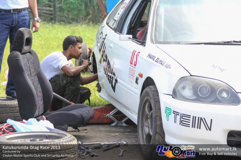 Katukurunda_Drag_Race_2013-1.jpg