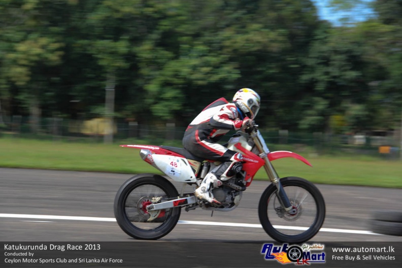 Katukurunda_Drag_Race_2013-13.jpg