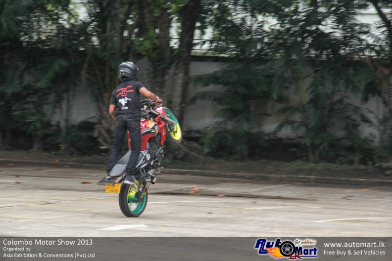 Colombo_Motor_Show_2013-14.jpg