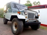 Mitsubishi 4dr5 long wheel 1979 Jeep